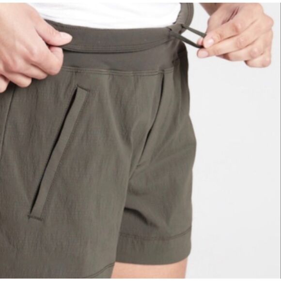 Athleta Trekkie North Short Size 12 - Picture 3 of 10